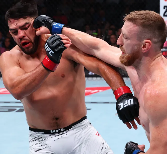Joe Pyfer tog sig an Kelvin Gastelum