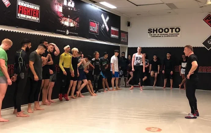 Hitta din fightingform – därför är MMA stort i Stockholm